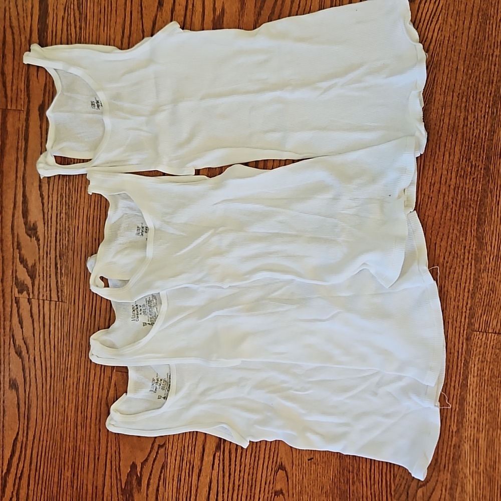 Boys sz M Hanes Ribbed Tanks (4)